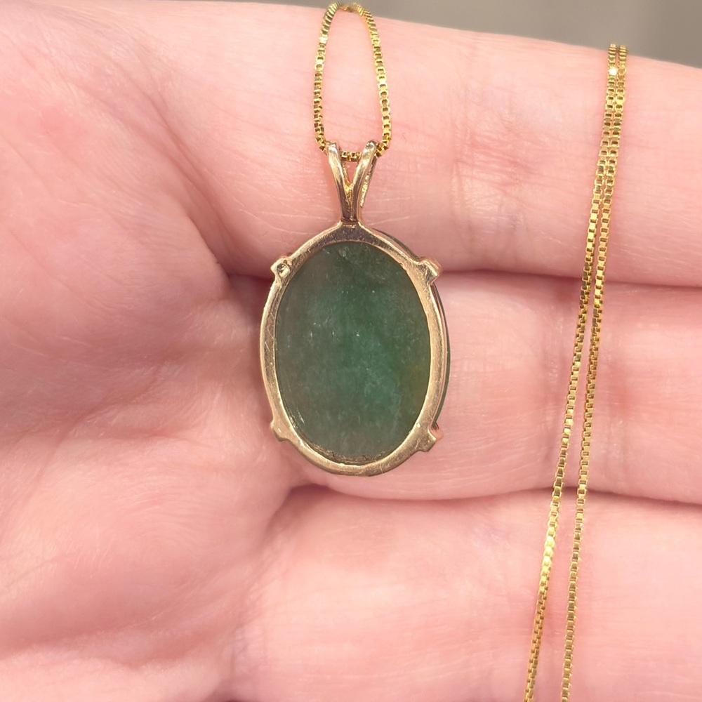 Vintage 14K Gold Jadeite Necklace - Elegant Oval Cabochon Pendant - Picture 10 of 14